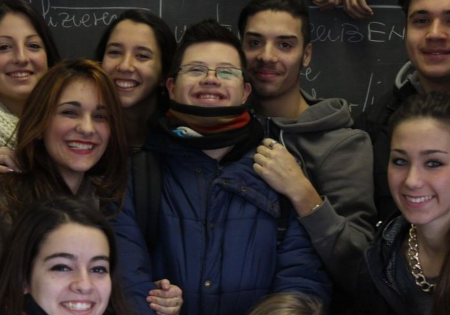Solo la cooperazione può agevolare a scuola un ambiente inclusivo