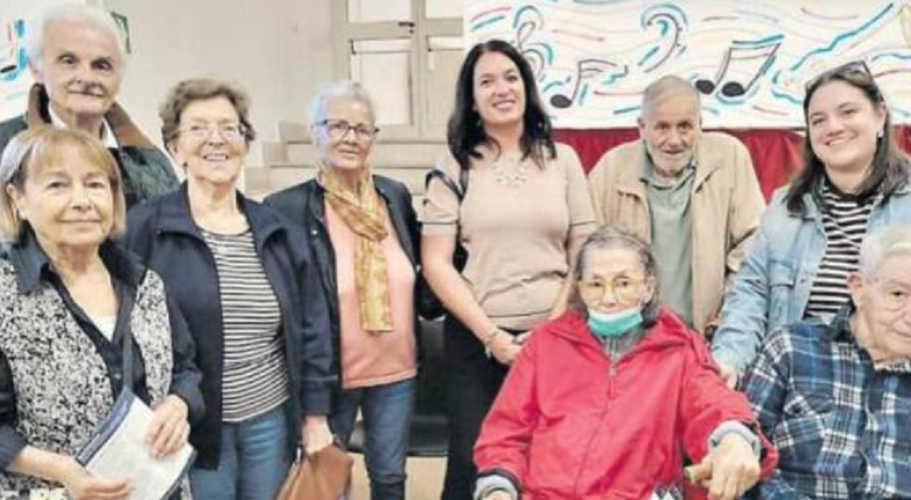 Il badante di condominio promosso a Roma, 40 anziani già assistiti. «In un giorno più di 100 telefonate»