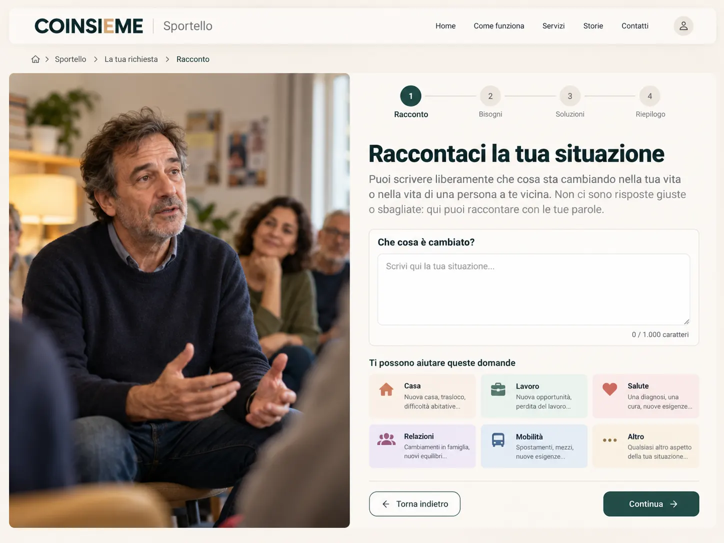 Un uomo racconta la propria situazione durante una conversazione in casa.